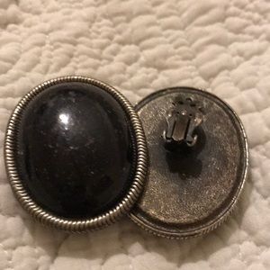 Large oval clip on